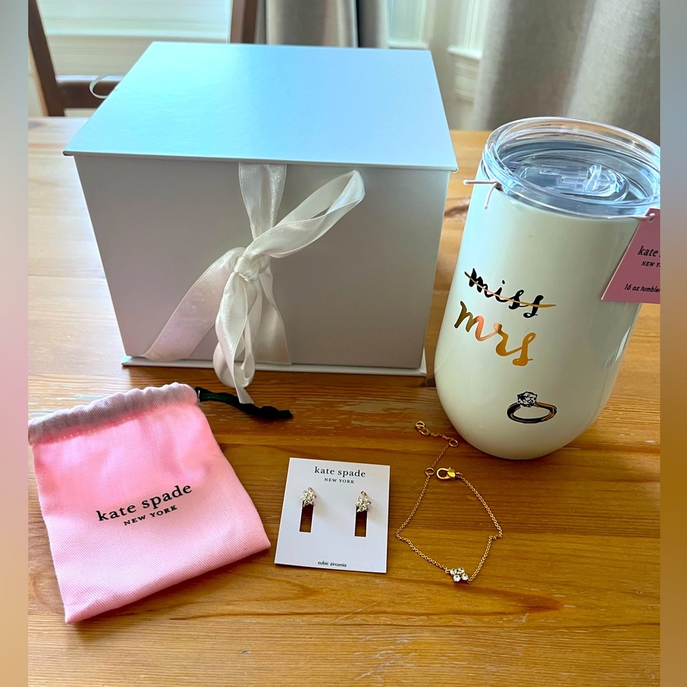 SOLD (OfferUp) NWT: Kate Spade bridal set
